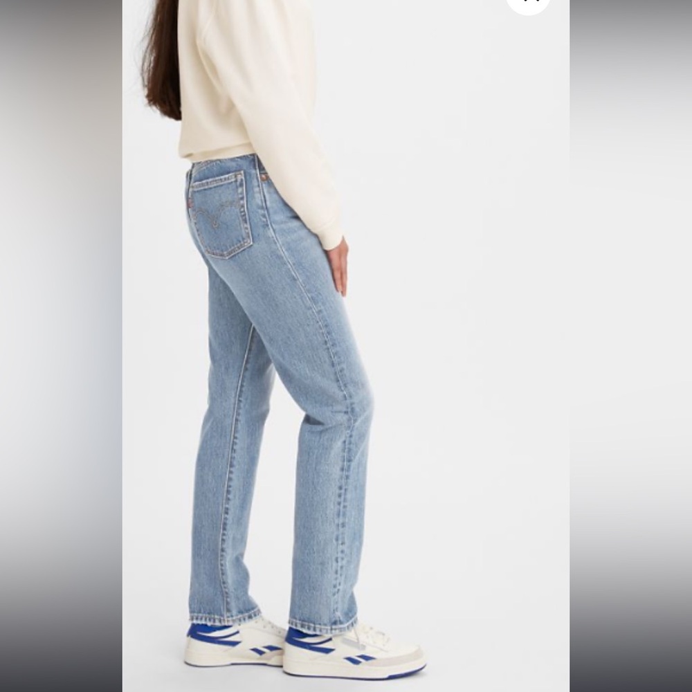 High waisted Levi 501s.